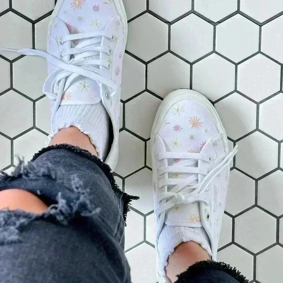 Superga White Sneakers with Multicolor Starburst Design - Picture 2 of 8